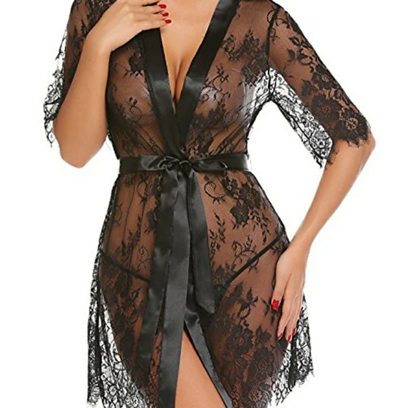 Robe - Picture 2 of 3